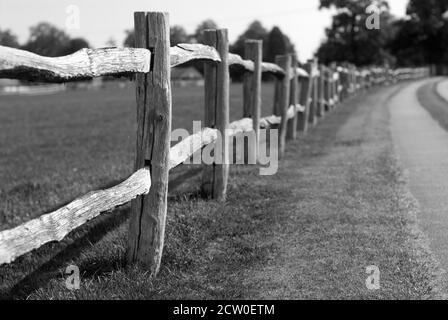 US-Stil Slot und Post Ranch Fechten - Withington Hall, Cheshire Stockfoto