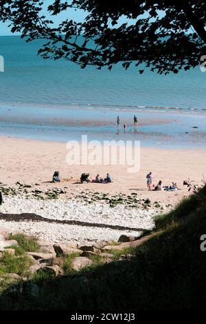 Familien am Strand von Danes Dyke Beach, in der Nähe von Bridlington, East Yorkshire Stockfoto