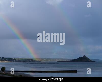 Regenbogen über St.Michaels Mount Mounts Bay Marazion Stockfoto