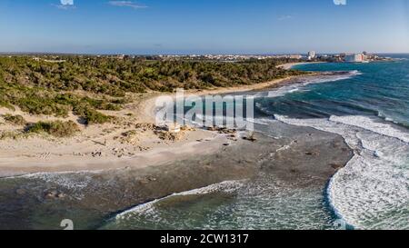 Es Peregons Petits Strand, Punta de Sa Llova, Parque Natural Marinoterrestre Es Trenc-Salobrar de Campos, Colonia de Sant Jordi, Ses Salines, Mallorca, Stockfoto