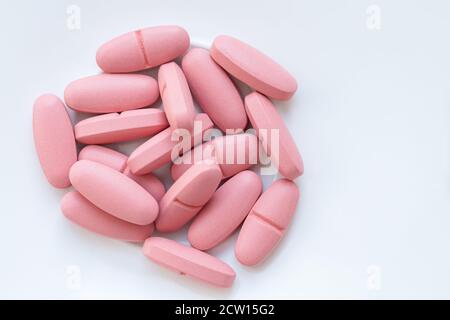 Stapel von großen rosa Pillen Draufsicht Stockfoto