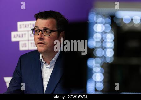 Melbourne, Australien, 26. September 2020. Premier Daniel Andrews spricht bei einer Pressekonferenz im Treasury Theatre am 26. September 2020 in Melbourne, Australien, zu den Medien. Victorias Gesundheitsministerin Jenny Mikakos ist am Samstag nach der Quarantäneuntersuchung des Hotels zurückgetreten. Premier Daniel Andrews gab am letzten Tag der Untersuchung am Freitag Beweise, dass er Jenny Mikakos für das Programm zur Rechenschaft gezogen habe, das schließlich zu Victorias zweiter Welle COVID-19 führte. Kredit: Dave Hewison/Alamy Live Nachrichten Stockfoto