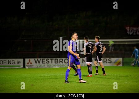 Ein jubelender Rob Cornwall beim letzten Pfiff der Airtricity League Spiel zwischen Bohemians FC & Derry City FC 25-09-2020 Stockfoto