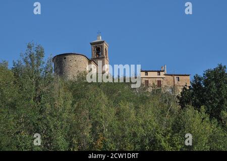 Mittelalterliche Dorf nidastore ist Teil der Gemeinde Arcevia, in der Provinz Ancona, in der Region Marken Stockfoto