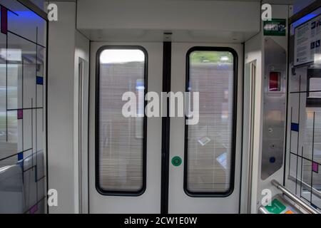 Geschlossene Tür Bei Einem Sprinter-Zug In Utrecht, Niederlande 25-9-2020 Stockfoto