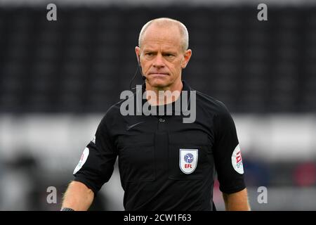 DERBY, ENGLAND. 26. SEPTEMBER 2020 Schiedsrichter Andy Woolmer während des Sky Bet Championship Matches zwischen Derby County und Blackburn Rovers im Pride Park, Derby am Samstag, 26. September 2020. (Kredit: Jon Hobley - MI News) Kredit: MI Nachrichten & Sport /Alamy Live Nachrichten Stockfoto