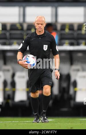 DERBY, ENGLAND. 26. SEPTEMBER 2020 Schiedsrichter Andy Woolmer während des Sky Bet Championship Matches zwischen Derby County und Blackburn Rovers im Pride Park, Derby am Samstag, 26. September 2020. (Kredit: Jon Hobley - MI News) Kredit: MI Nachrichten & Sport /Alamy Live Nachrichten Stockfoto