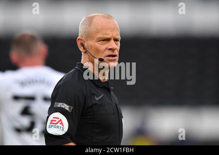 DERBY, ENGLAND. 26. SEPTEMBER 2020 Schiedsrichter Andy Woolmer während des Sky Bet Championship Matches zwischen Derby County und Blackburn Rovers im Pride Park, Derby am Samstag, 26. September 2020. (Kredit: Jon Hobley - MI News) Kredit: MI Nachrichten & Sport /Alamy Live Nachrichten Stockfoto