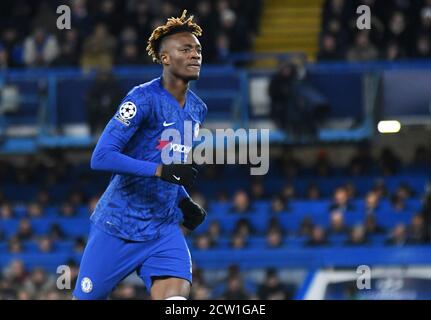 LONDON, ENGLAND - 26. FEBRUAR 2020: Tammy Abraham von Chelsea im Rahmen der 2019/20 UEFA Champions League Runde 16 zwischen dem FC Chelsea und Bayern München auf der Stamford Bridge. Stockfoto