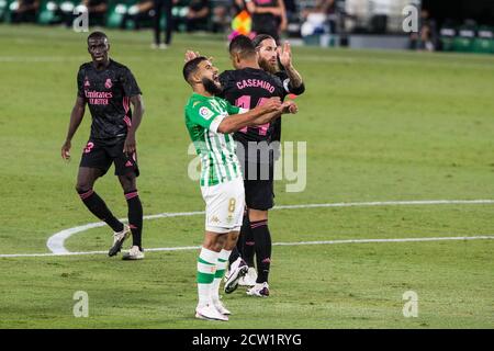 Sevilla, Spanien. September 2020. WÄHREND DER LALIGA WURDE EIN FUSSBALLSPIEL ZWISCHEN REAL BETIS BALOMPIE UND REAL MADRID CLUB DE FUTBOL IM BENITO VILLAMARIN STADION AM 26. SEPTEMBER 2020 IN SEVILLA, SPANIEN, AUSGETRAGEN. Quelle: CORDON PRESS/Alamy Live News Stockfoto