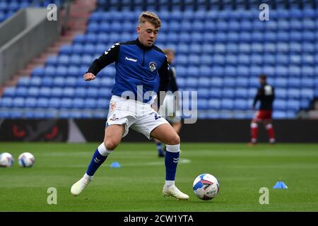 Oldham, Großbritannien. September 2020. OLDHAM, ENGLAND. 26. SEPTEMBER 2020 Oldham's Alfie McCalmont vor dem Sky Bet League 2 Spiel zwischen Oldham Athletic und Crawley Town im Boundary Park, Oldham am Samstag 26. September 2020. (Kredit: Eddie Garvey - MI News ) Kredit: MI Nachrichten & Sport /Alamy Live Nachrichten Stockfoto