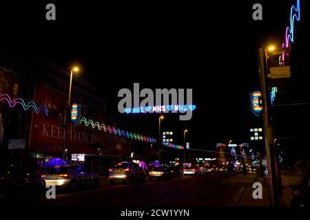 Blackpool Illuminations mit NHS und Schlüsselarbeiter Tribute Lichter, auf erstklassige Lage der Promenade, Regenbogen, danke der NHS, The Tower, 2020, covid-19 Stockfoto