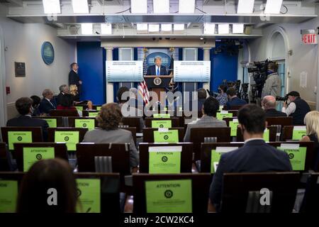 Washington, Vereinigte Staaten Von Amerika. September 2020. Präsident Donald J. Trump hält Bemerkungen während einer Pressekonferenz am Mittwoch, 23. September 2020, im James S. Brady Press Briefing Room des Weißen Hauses.Leute: Präsident Donald Trump Kredit: Storms Media Group/Alamy Live News Stockfoto