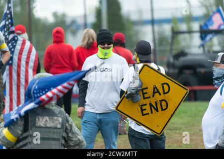 Portland, Oregon, USA. September 2020. Proud Boys während der "End to Domestic Terrorism"-Kundgebung zur Unterstützung des Kenosha-Schützen Kyle Rittenhouse und Aaron 'Jay' Danielson, der während der anhaltenden Proteste in der Stadt von einem antifaschistischen Demonstranten erschossen wurde. Kredit: Albert Halim/Alamy Live Nachrichten Stockfoto