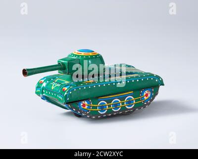 Seltene und alte militärische Fahrzeug Zinn Spielzeug Tank. Hergestellt in china Stockfoto