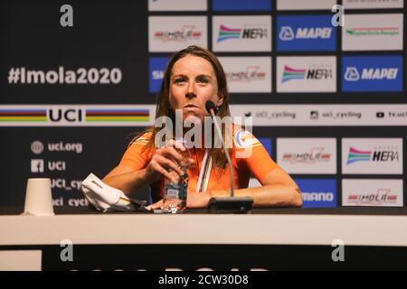 Annemiek Van Vleuten aus den Niederlanden 2. Platz während der UCI World Road Championships 2020, Frauen Elite Road Race, am 26. September 2020 bei Autodromo Stockfoto