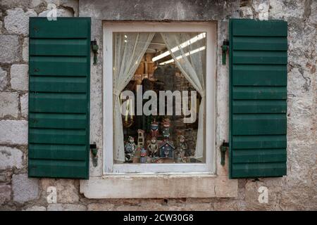 Montenegro - Souvenir Shop Fenster in Kotor Altstadt Stockfoto