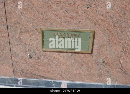 Los Angeles, Kalifornien, USA 24. September 2020 EIN allgemeiner Blick auf die Atmosphäre des Grabes des Schauspielers Buck Henry im Forest Lawn Memorial Park am 24. September 2020 in Los Angeles, Kalifornien, USA. Foto von Barry King/Alamy Stockfoto Stockfoto