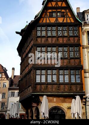 Sehr altes Gebäude in der alsakischen Hauptstadt Stockfoto