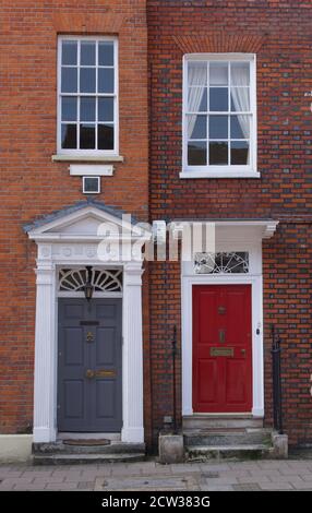 22. September 2020 - England: Portrait der georgischen Eingangstüren Stockfoto