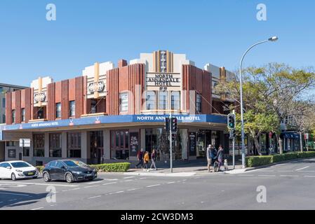 Das 1938 erbaute North Annandale Hotel in Sydney ist ein paradebeispiel für die von Architekten entworfene Art déco-Architektur zwischen den Kriegen Provost und Ancher Stockfoto