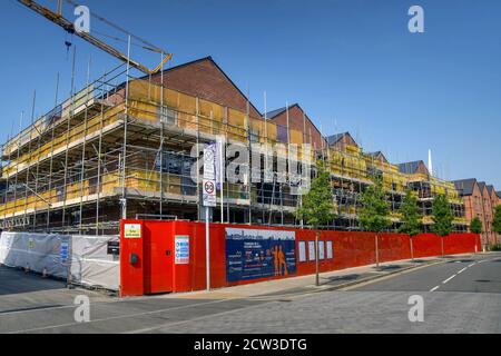 SWANSEA, WALES - JULI 2018: Neue Wohnungen werden in der SA1-Sanierungsanlage in Swansea gebaut Stockfoto