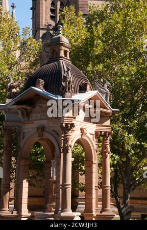 Sydney Australien, verzierte 1884 Barock - Victorian Gothic Sandstein Springbrunnen inspiriert jetzt ein Kreisverkehr Stockfoto