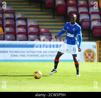 Motherwell, North Lanarkshire, Schottland, Großbritannien. September 2020. 27. September 2020; Fir Park, Motherwell, North Lanarkshire, Schottland; Scottish Premiership Football, Motherwell gegen Rangers; Glen Karamara der Rangers auf dem Ball Kredit: Action Plus Sports Images/Alamy Live News Stockfoto