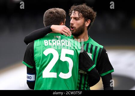 Cesena, Italien. September 2020. CESENA, ITALIEN - 27. September 2020: Domenico Berardi von US Sassuolo feiert mit seinen Teamkollegen nach einem Tor während der Serie A Fußballspiel zwischen Spezia Calcio und US Sassuolo erzielte. (Foto von Nicolò Campo/Sipa USA) Quelle: SIPA USA/Alamy Live News Stockfoto