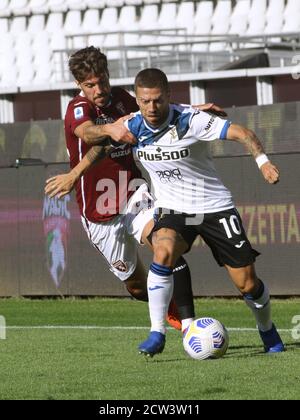 10 Alejandro Gomez (Atalanta vs 24 Simone Verdi (Turin FC) während Turin vs Atalanta, italienisches Fußballspiel Serie A, Turin, Italien, 26. September 2020 Stockfoto