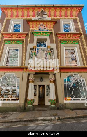 Ägyptisches Haus, Blick auf das Wahrzeichen Ägyptisches Haus in Chapel Street, Penzance, England, Großbritannien Stockfoto