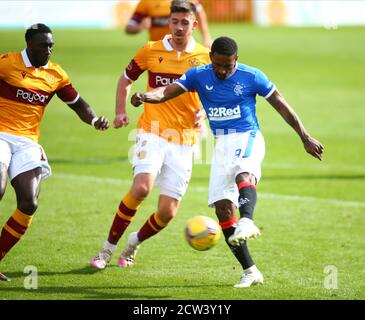 Motherwell, North Lanarkshire, Schottland, Großbritannien. September 2020. 27. September 2020; Fir Park, Motherwell, North Lanarkshire, Schottland; Scottish Premiership Football, Motherwell versus Rangers; Jermiane Defoe der Rangers schießt auf Tor Kredit: Action Plus Sports Images/Alamy Live News Stockfoto