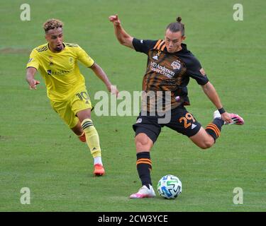 Nashville, TN, USA. September 2020. Houston Verteidiger, Sam Junqua (29), in Aktion während des MLS-Spiels zwischen dem Houston Dynamo und dem Nashville SC im Nissan Stadium in Nashville, TN. Kevin Langley/CSM/Alamy Live News Stockfoto