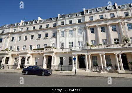 Rolls Royce, Upper Belgrave Street Stuck Terrace, Belgravia, London, Großbritannien Stockfoto