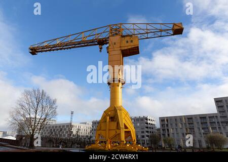 Nantes, Frankreich: 22. Februar 2020: Riesiger Gelber Kranich Stockfoto