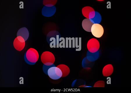 Weihnachten Bokeh Hintergrund mit Weihnachtsbeleuchtung aus Fokus, bunte Bokeh Stockfoto