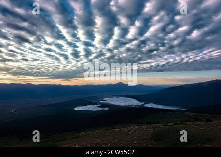 Blick auf die Twin Lakes vom Mount Elbert Trail, Colorado Stockfoto