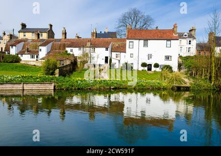 White Cottages on River Cam, Cambridge, Großbritannien Stockfoto