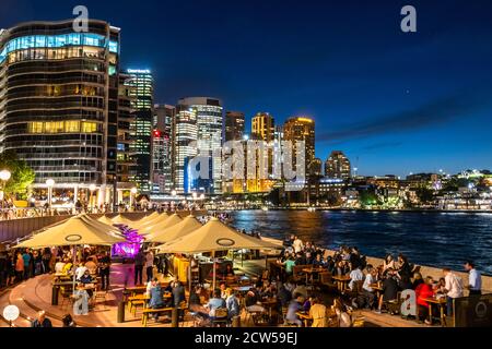 Sydney, Australien - 10 2018: Essen und Trinken am Circular Quay Stockfoto