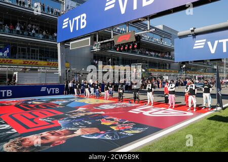 Sotschi, Russland. 27. Sep, 2020. Nationalhymne während des Formel 1 VTB Russian Grand Prix 2020, vom 25. Bis 27. September 2020 auf dem Sotschi Autodrom, in Sotschi, Russland - Foto Antonin Vincent / DPPI Kredit: LM/DPPI/Antonin Vincent/Alamy Live News Kredit: Gruppo Editoriale LiveMedia/Alamy Live News Stockfoto