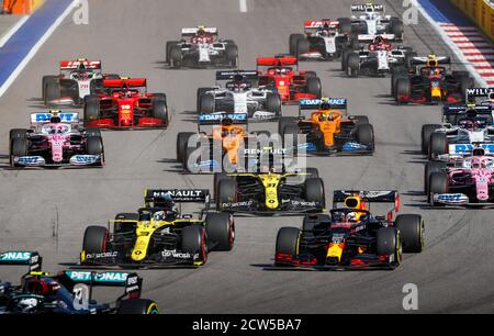 Sotschi, Russland. September 2020. 03 RICCIARDO Daniel (aus), Renault F1 Team RS20, 33 VERSTAPPEN Max (nld), Aston Martin Red Bull Racing Honda RB16, Aktion während des Formel 1 VTB Russian Grand Prix 2020, vom 25. Bis 27. September 2020 auf dem Sotschi Autodrom, in Sotschi, Russland - Foto Antonin Vincent / DPPI Kredit: Lm/DPPI/Antonin Vincent/Alamy Live News Credit: Gruppo Editoriale LiveMedia/Alamy Live News Stockfoto