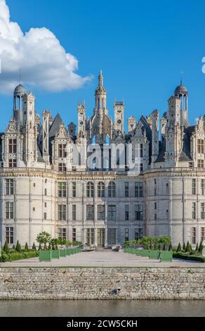 Die Nordwestfassade des Chateau de Chambord, ursprünglich als Jagdschloss für König Franz I., Loire-et-Cher, Centre, Frankreich gebaut Stockfoto