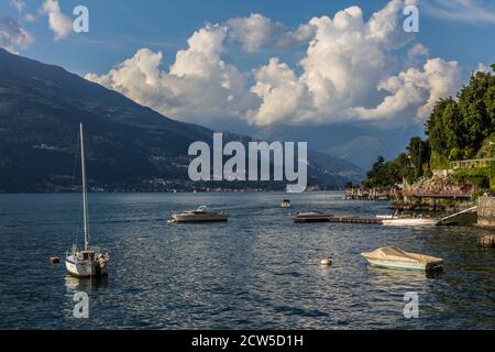 Blick auf den Comer See von Varenna Stockfoto