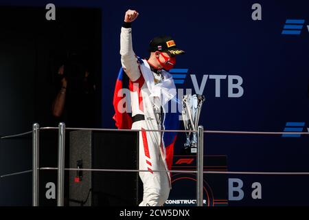 Sotschi, Russland. September 2020. 24 Mazepin Nikita (rus), Hitech Grand Prix, Dallara F2 2018, Portrait Podium während der 10. Runde der 2020 FIA Formel 2 Meisterschaft vom 25. Bis 27. September 2020 auf dem Sotschi Autodrom, in Sotschi, Russland - Foto Antonin Vincent / DPPI Kredit: LM/DPPI/Antonin Vincent/Alamy Live News Kredit: Gruppo Editoriale LiveMedia/Alamy Live News Stockfoto