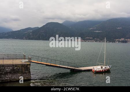 Blick auf den Comer See von Bellano, Italien Stockfoto