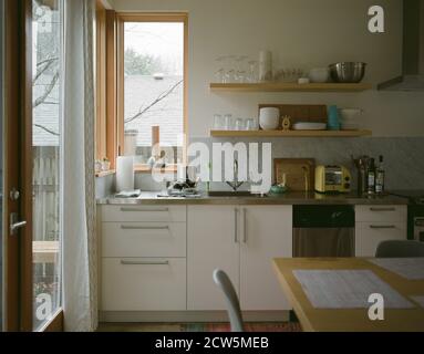 Moderne Küche Arbeitsplatte Marmor Backing Innenapartment Haus Stockfoto