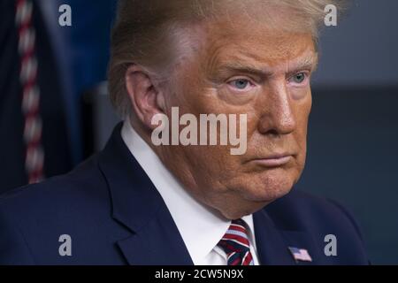 Washington, Usa. September 2020. US-Präsident Donald Trump hält am Sonntag, den 27. September 2020, in Washington, DC, eine Pressekonferenz im Weißen Haus. Pool Foto von Chris Kleponis/UPI Kredit: UPI/Alamy Live News Stockfoto