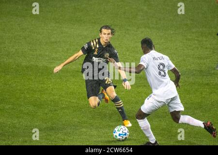 Chester, Pennsylvania, USA. September 2020. 27. September 2020 - USA - BRENDEN AARONSON (22) kämpft im Subaru Stadium in Chester PA gegen Inter Miamis BLAISE MATUIDI (8).Quelle: Ricky Fitchett/ZUMA Wire/Alamy Live News Stockfoto