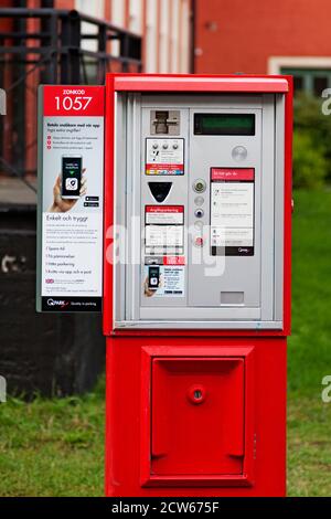 Umea, Norrland Schweden - 25. September 2019: Parkautomat mit sms-Funktion Stockfoto