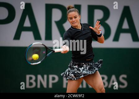 Maria Sakkari von Griechenland im Einsatz gegen Ajla Tomljanovic von Australien während der ersten Runde des Roland Garros 2020, Grand Slam Tennisturnier Stockfoto